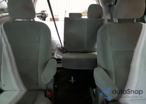 2015 Toyota Sienna Le z USA, uszkodzony, nr VIN 5TDJK3DC0FS115529